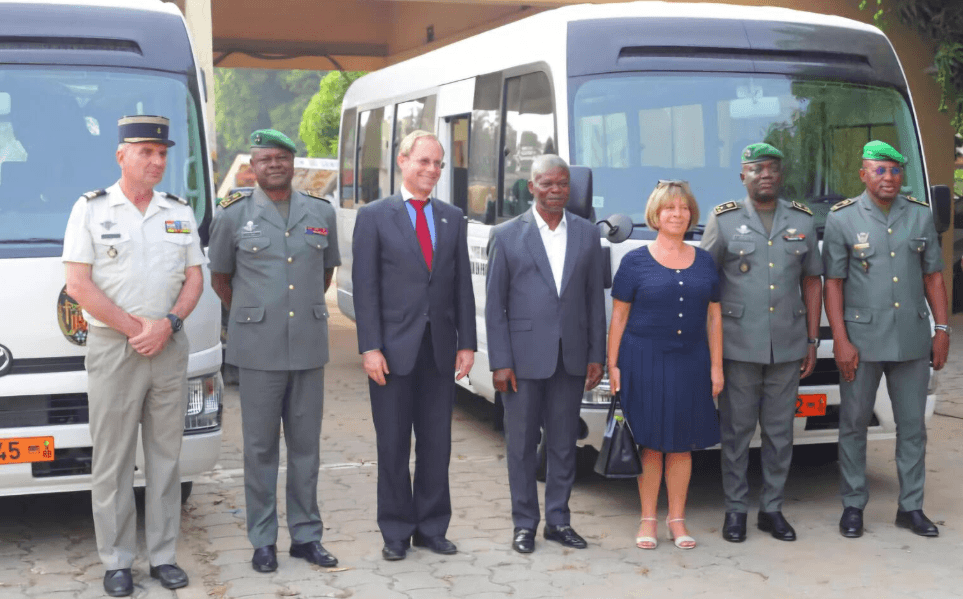 Lutte contre le terrorisme : la France dote le Bénin de véhicules blindés pour renforcer ses capacités militaires