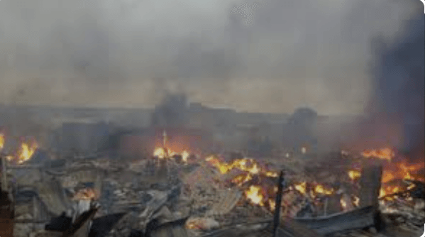 Bénin : Un incendie ravage une menuiserie à Parakou, causant des pertes estimées à près de 8 millions de FCFA.